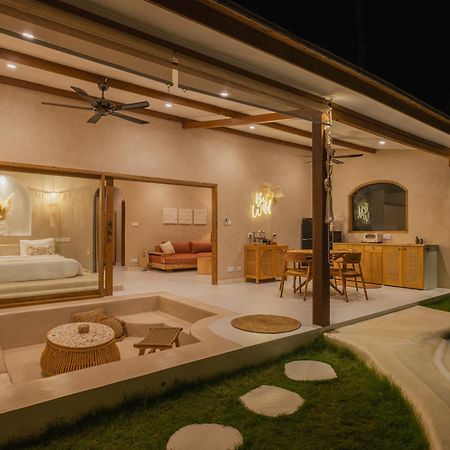 Gili Boho Villas - Aesthetic Private Pool Villas Джили Трауанган Екстериор снимка