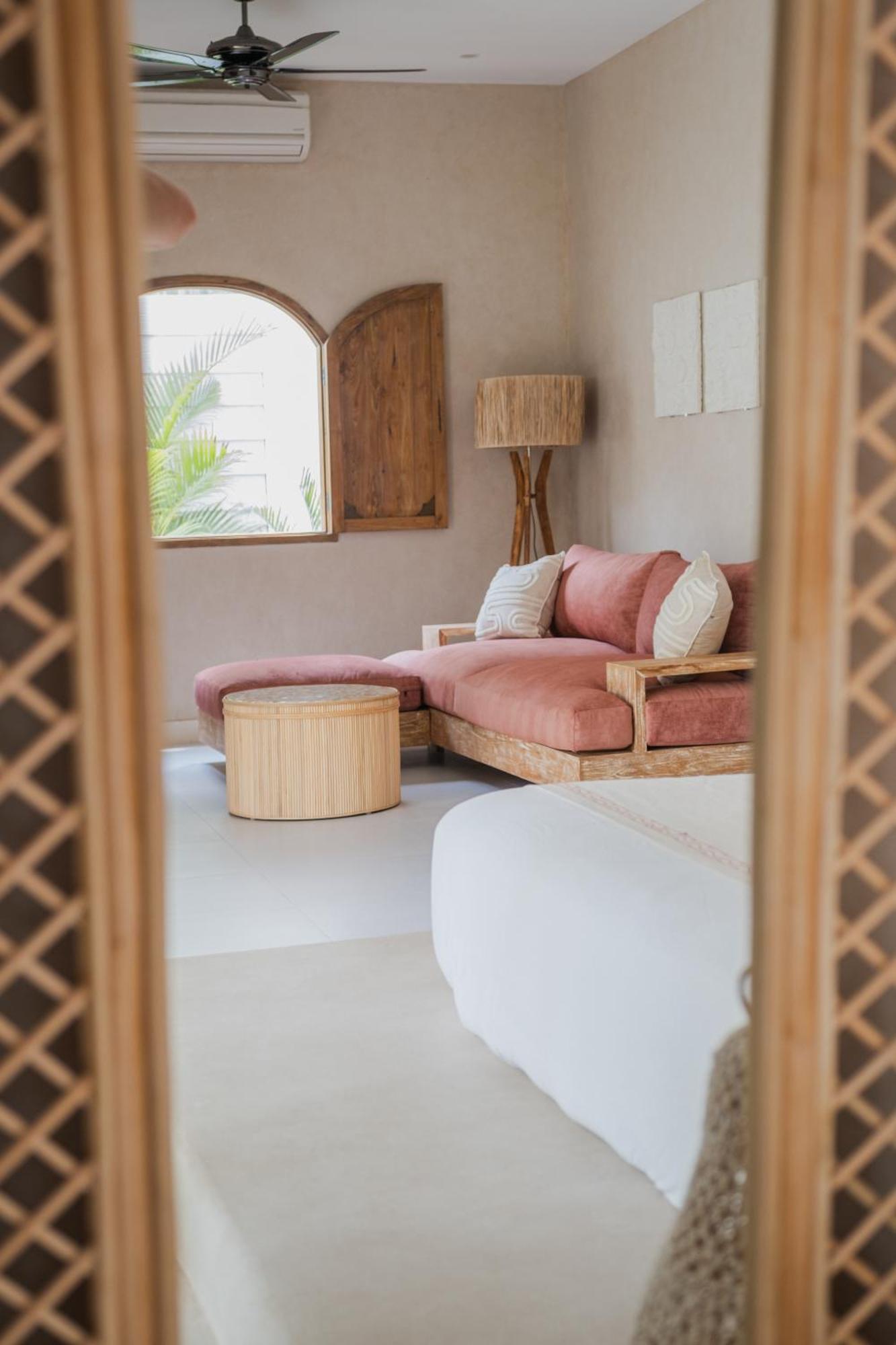 Gili Boho Villas - Aesthetic Private Pool Villas Джили Трауанган Екстериор снимка